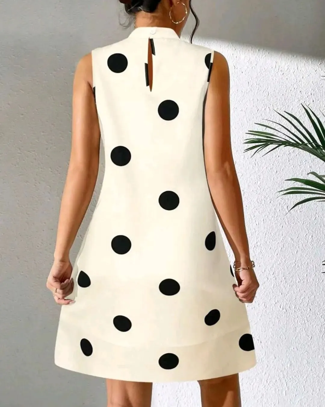 Polka dot round neck sleeveless dress