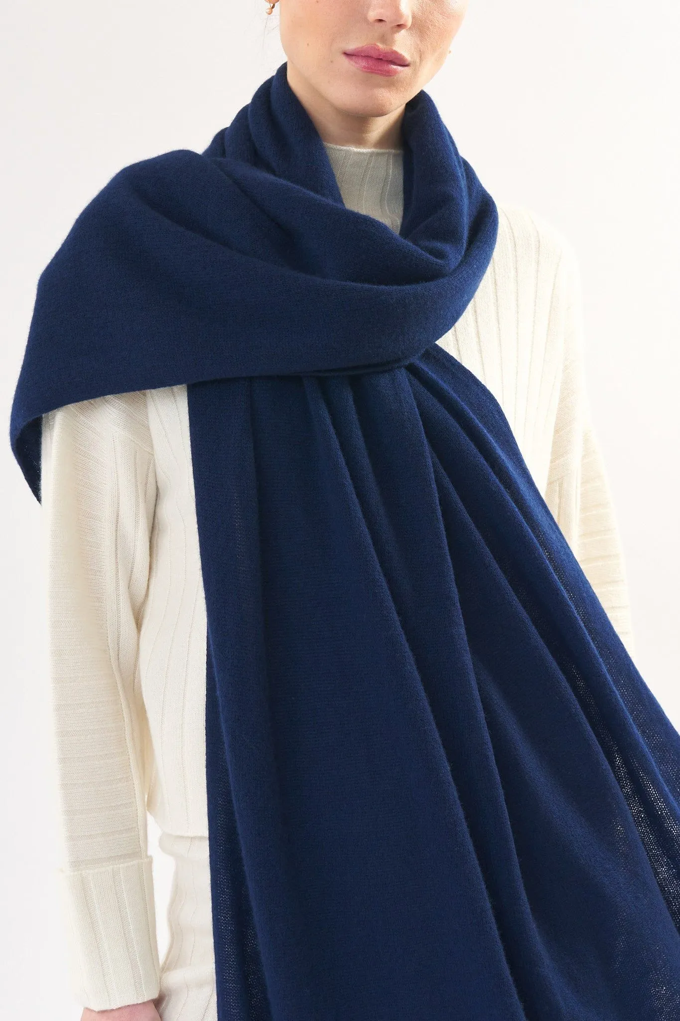 Robertson Madison 100% Cashmere Travel Wrap | Navy