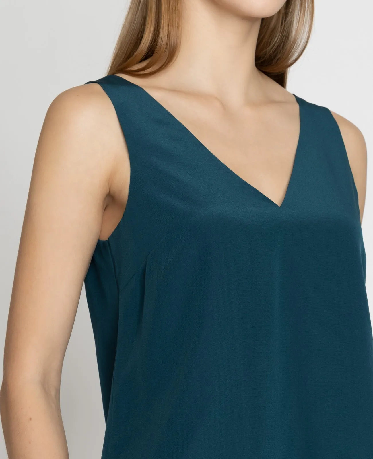 Silk Signature V-neck Tank