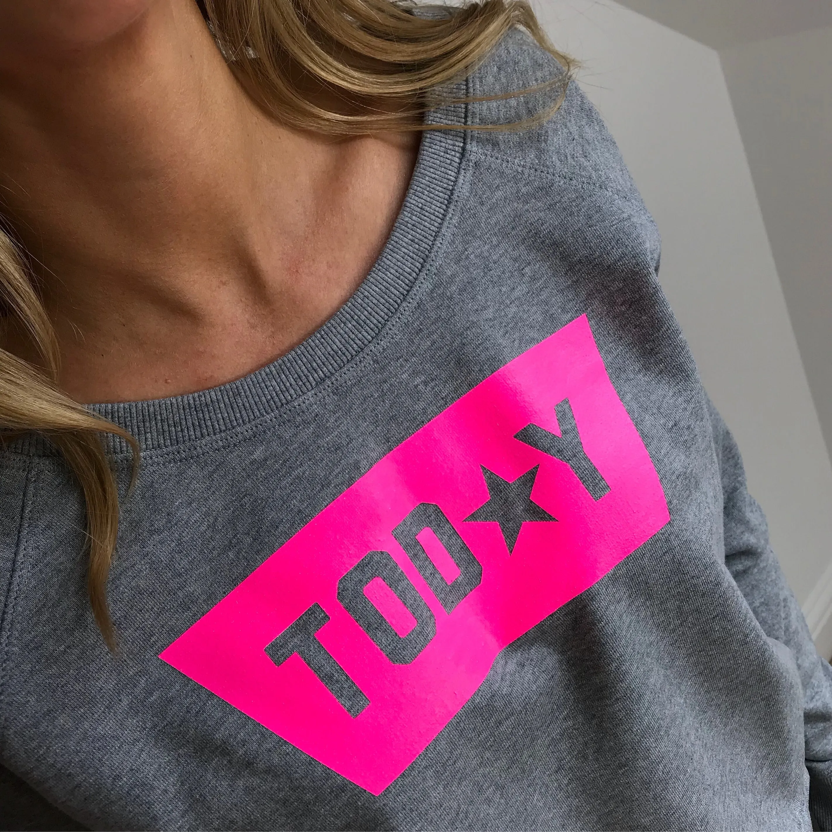 TODAY neon pink sweatshirt