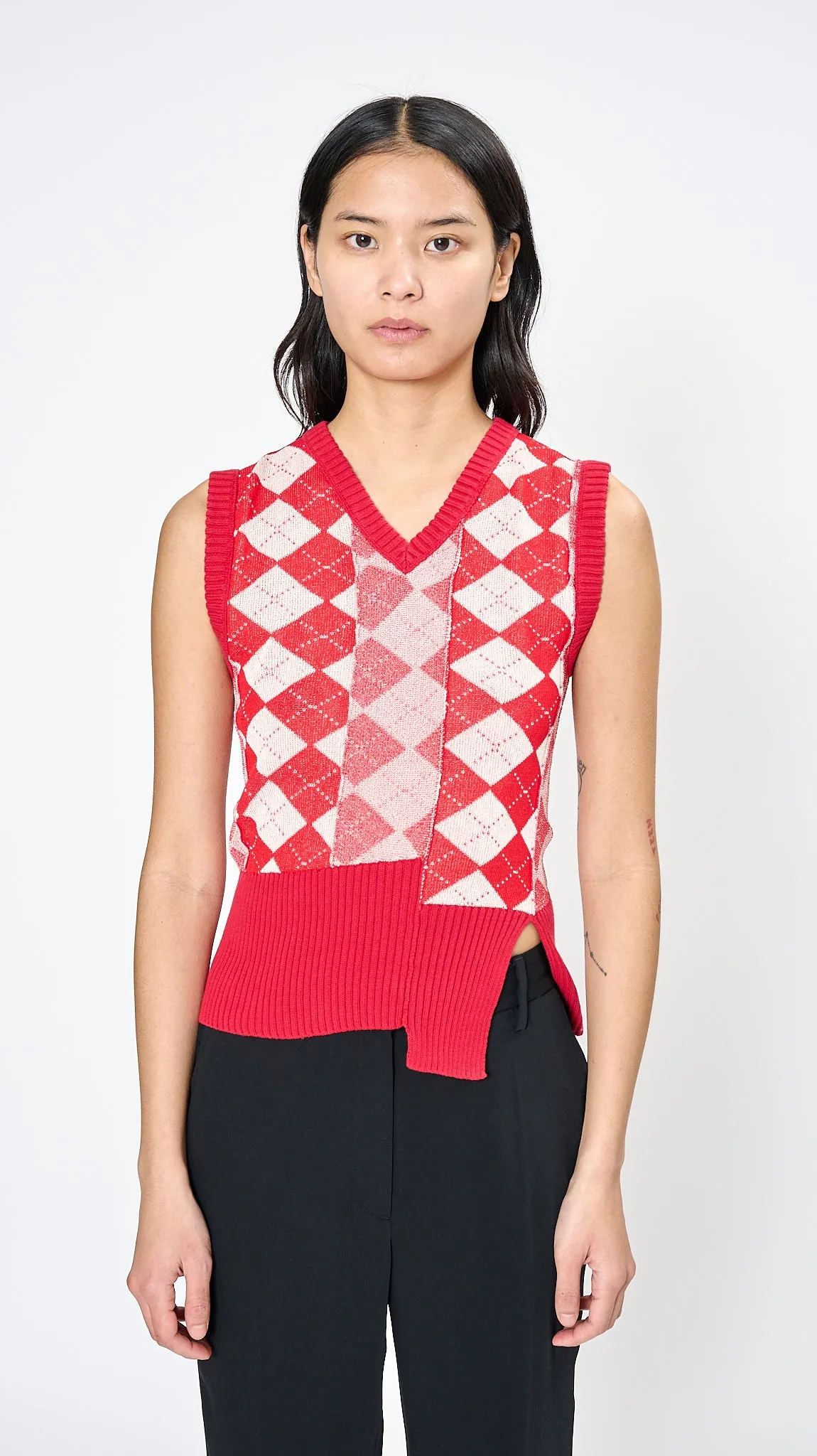 V-Neck Argyle Vest in Red